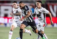 Santos x Vitória: palpites, escalações e odds do Brasileirão 2025