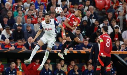 Tottenham x Manchester United duelam por vaga no topo da Premier League