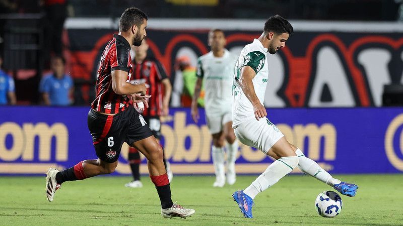 Palmeiras e Vitória. Cesar Greco - Palmeiras