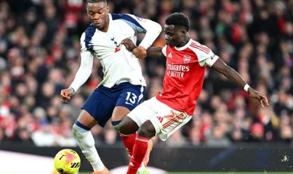 Tottenham recebe o líder Arsenal no clássico