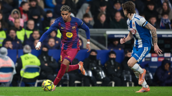 Líder com 76 pontos e pressionado pela derrota na Champions, o Barcelona recebe o Espanyol neste sábado (11), às 13h30, no Camp Nou, pela 31ª rodada de LaLiga
