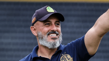 Duelo entre 13º e lanterna do Brasileirão neste domingo (19), às 11h, no Beira-Rio, em Porto Alegre, pela 12ª rodada do campeonato
