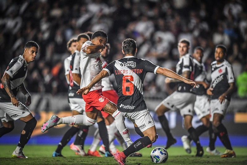 Vasco x Bragantino - Ari Ferreira